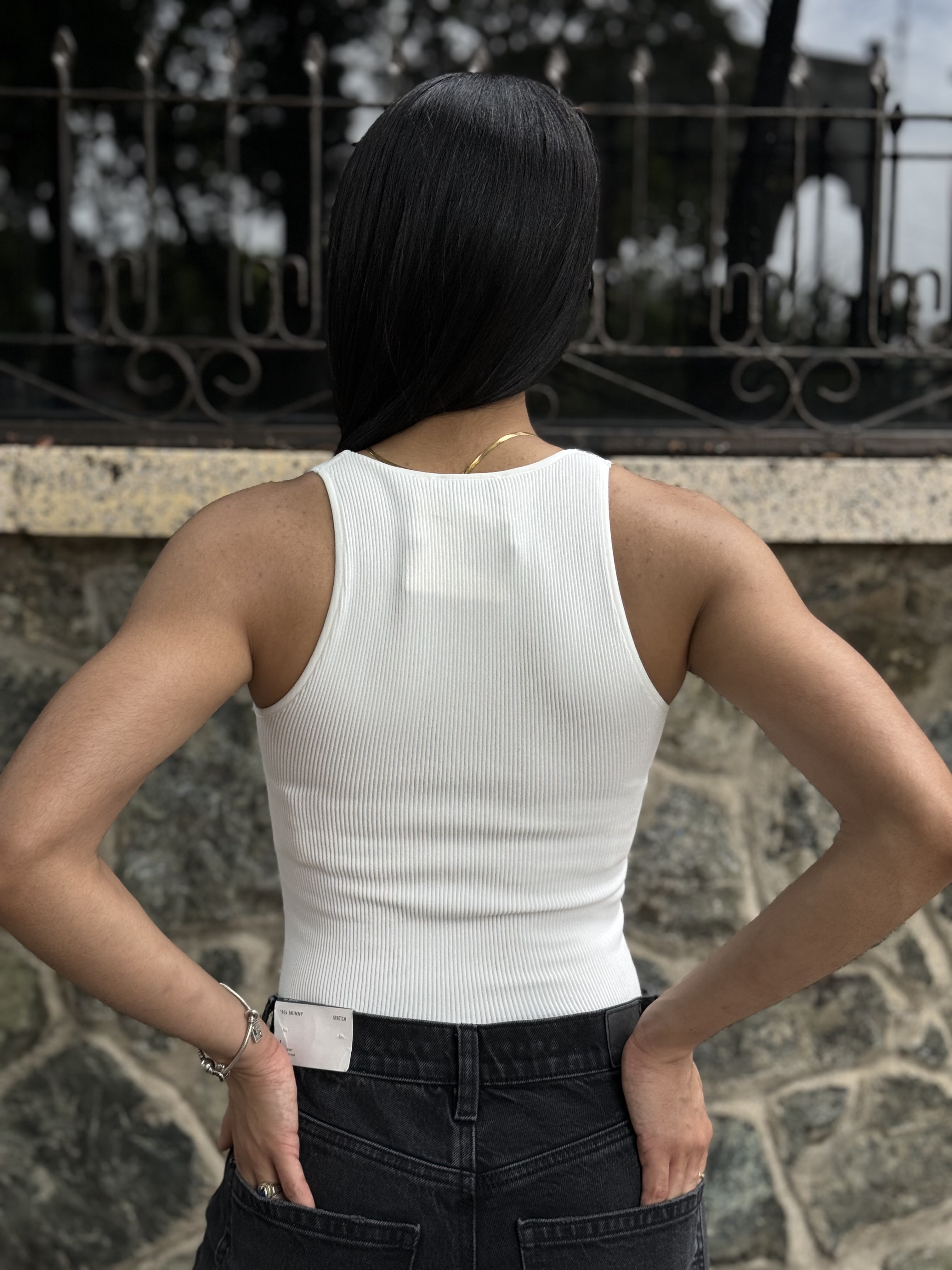 Core Sleeveless-Basic Ribbed V-Neck Bodysuit